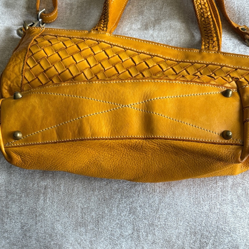 Italian Elegant Woven Leather Bag - Mustard Yellow - Picture 2 of 7